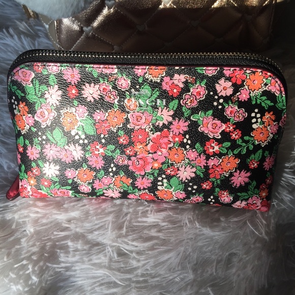 Coach Handbags - 🎀Mini Coach Makeup Pouch